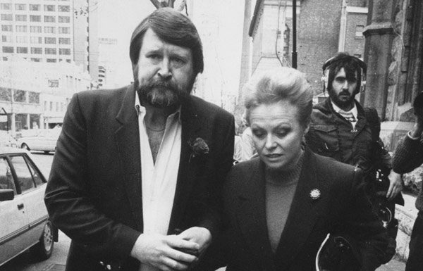 Jacki Weaver e Derryn Hinch