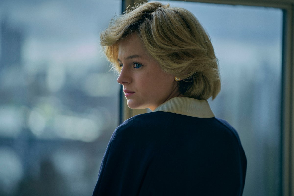Emma Corrin em The Crown