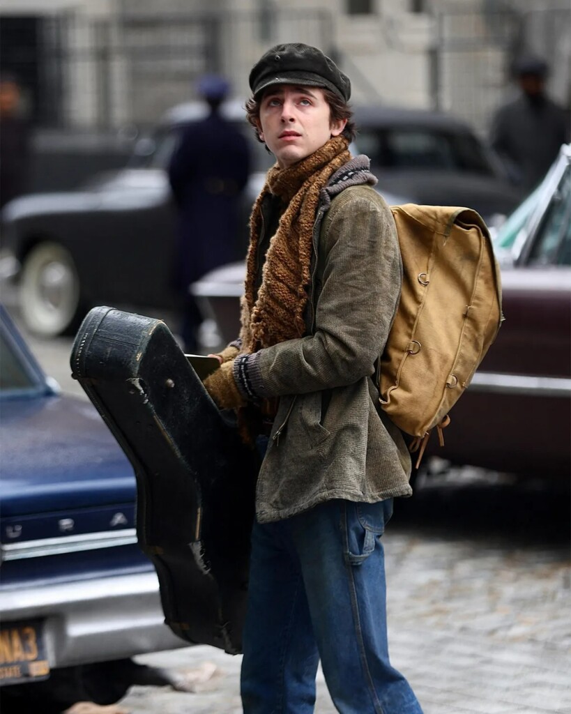 Timothée Chalamet como Bob Dylan em A Complete Unknown