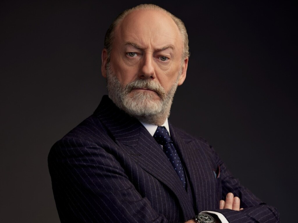Liam Cunningham é Wade