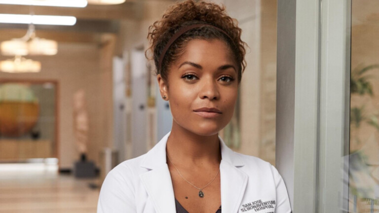 Antonia Thomas como Claire