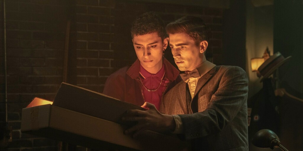 Charles e Edwin em Garotos Detetives Mortos