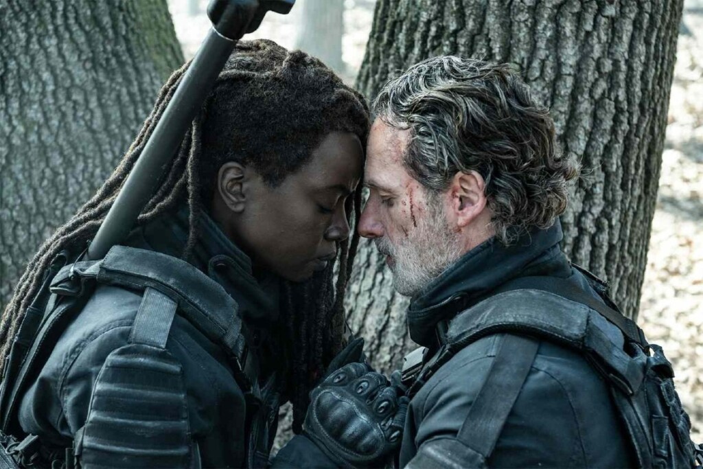 Rick e Michonne em cena de The Walking Dead: The Ones Who Live