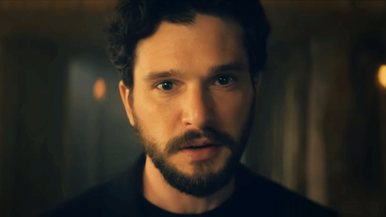 Kit Harington no comercial de Game of Thrones: Legends
