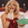 Especial de Natal de Sabrina Carpenter ganha trailer inédito