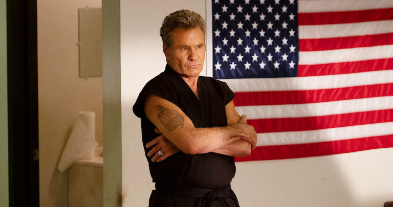 Cobra Kai: Substituto de Kreese pode ser o vilão principal da franquia pelos próximos anos
