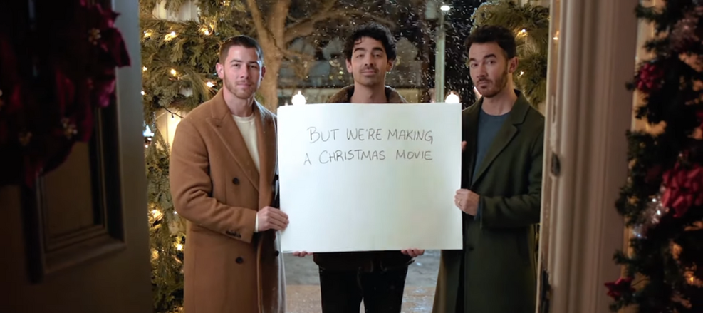 Jonas Brothers vão protagonizar novo filme natalino do Disney+