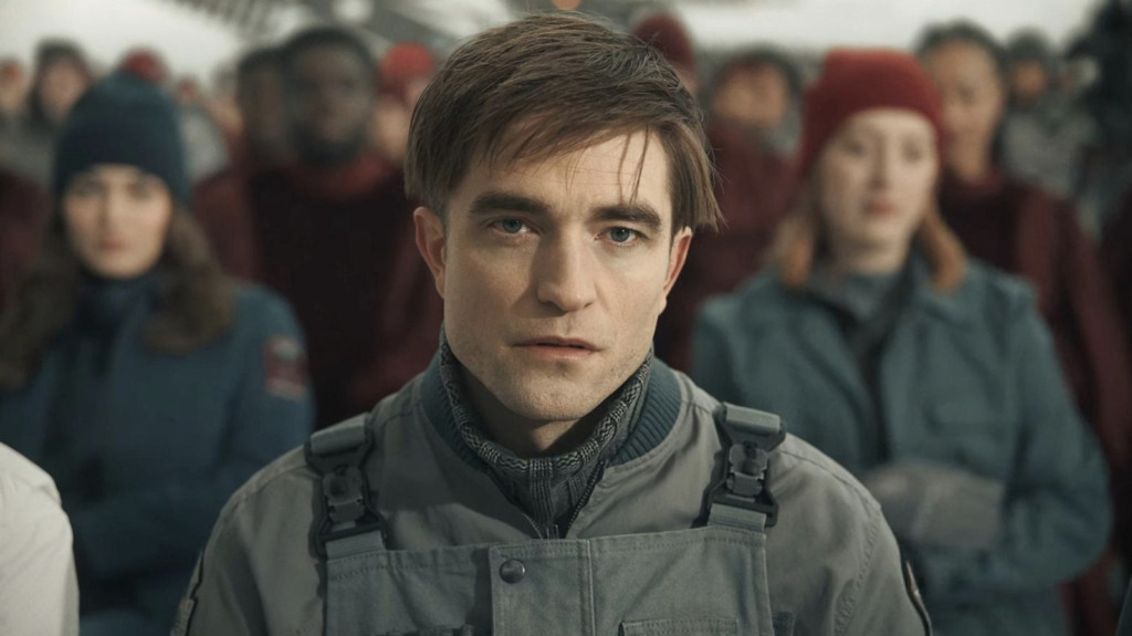 Mickey-17-marca-o-melhor-desempenho-de-Robert-Pattinson-ate