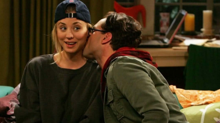 Kaley Cuoco e Johnny Galecki em The Big Bang Theory