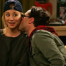 Kaley Cuoco e Johnny Galecki em The Big Bang Theory