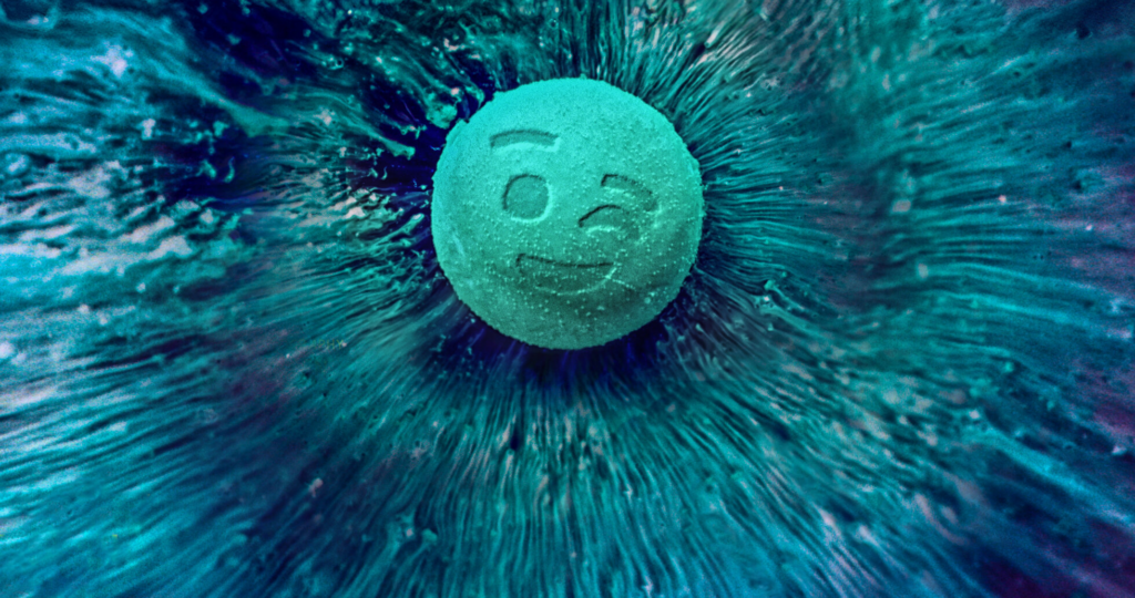 Como Vender Drogas Online (Rápido) 4 temporada Como Vender Drogas Online (Rápido) 4 temporada