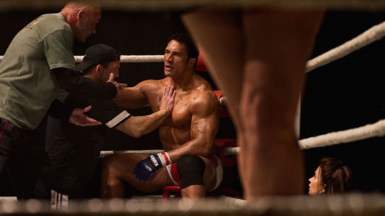 The Smashing Machine ganha primeiro pôster com Dwayne "The Rock" Johnson