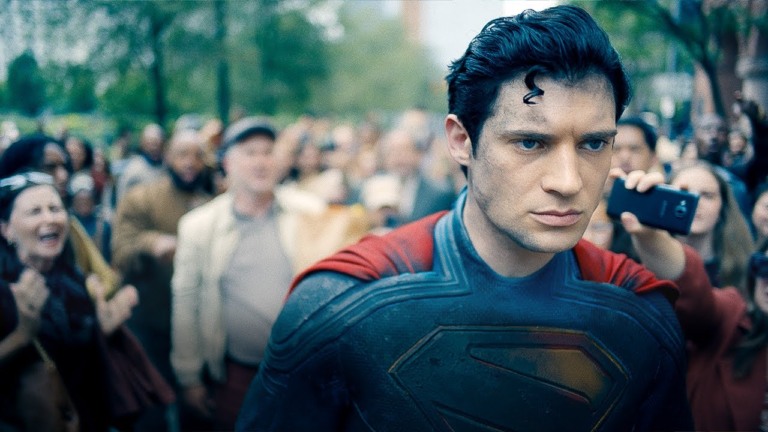 Por que o Superman parece ser tão fraco em seu novo filme