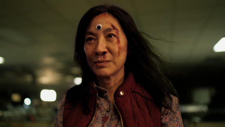 Michelle Yeoh em Tudo em Todo Lugar Ao Mesmo Tempo