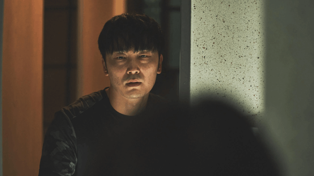 O diretor Kim Tae-joon transformou o estresse real de viver entre vizinhos barulhentos em combustível para um suspense intenso