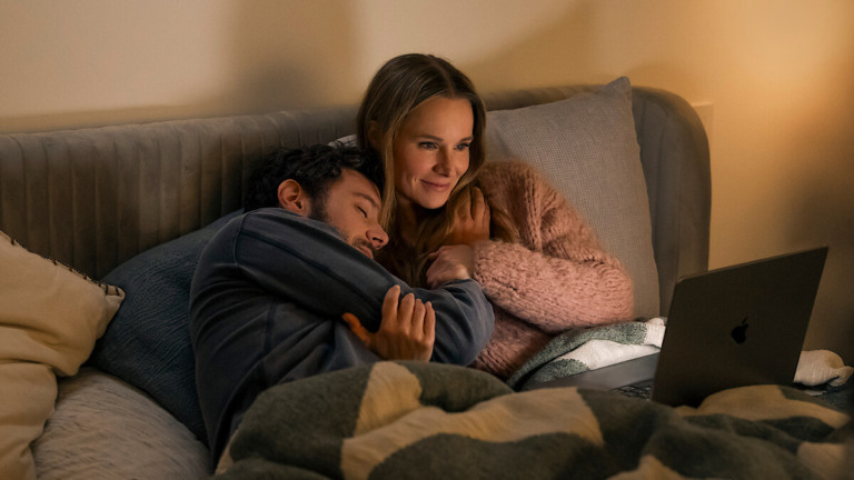 Ninguém Quer: Primeiras imagens da segunda temporada revelam clima romântico entre Joanne e Noah