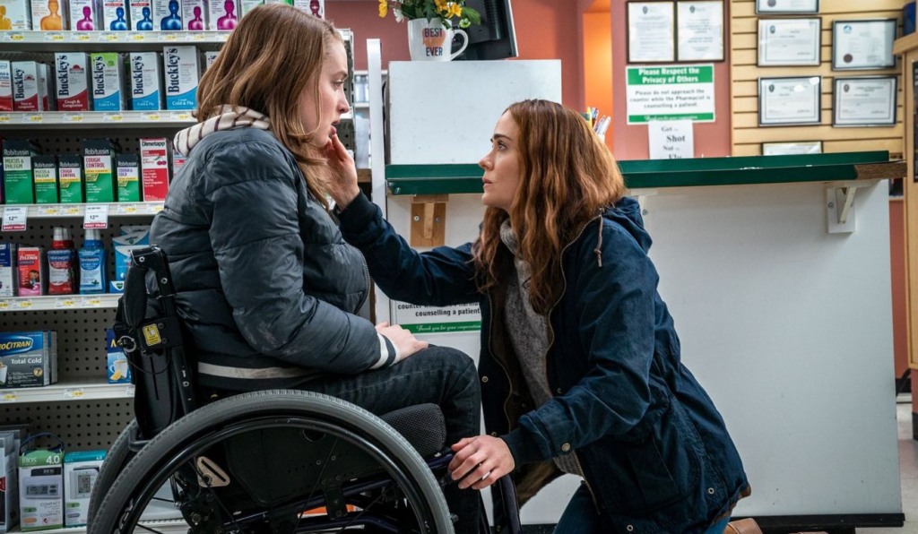 Kiera Allen e Sarah Paulson no filme Fuja da Netflix