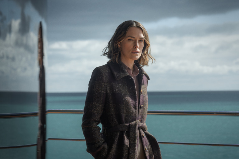Autora de A Mulher na Cabine 10 comenta mudança no final do filme da Netflix