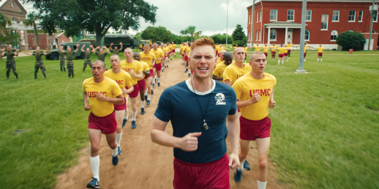 Boots: A polêmica história real por trás da série da Netflix Boots: A polêmica história real por trás da série da Netflix
