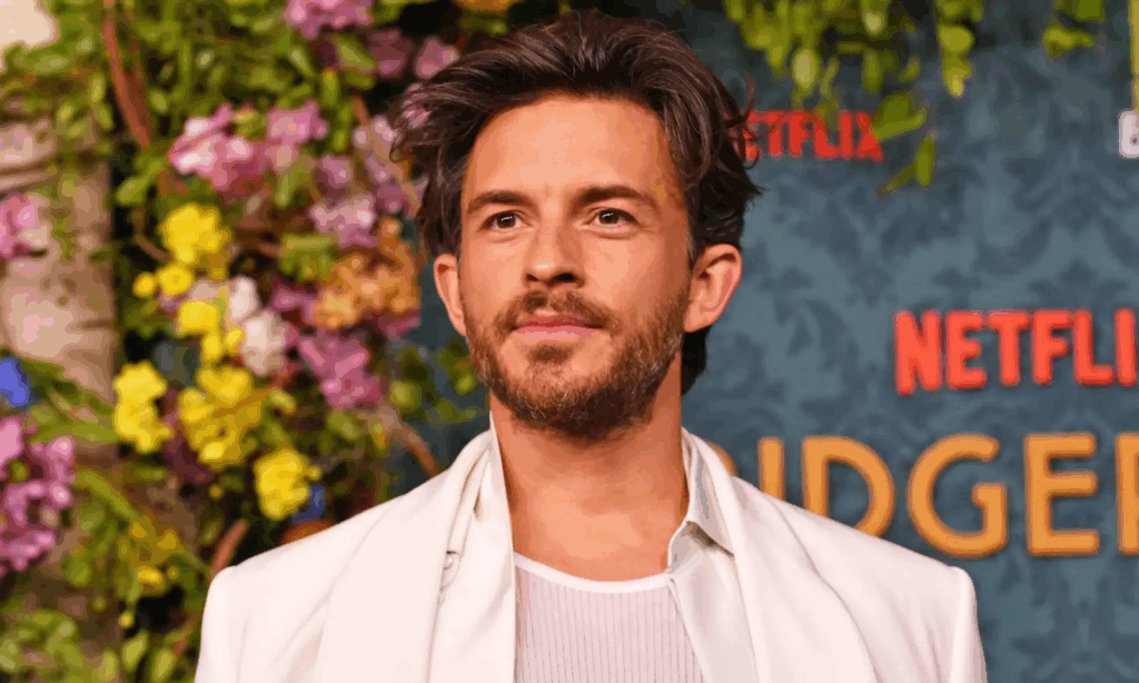 Jonathan Bailey, de Bridgerton, é eleito o homem mais sexy do mundo