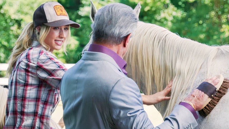 Filha de Sylvester Stallone diz que Tulsa King mudou sua relação com o pai